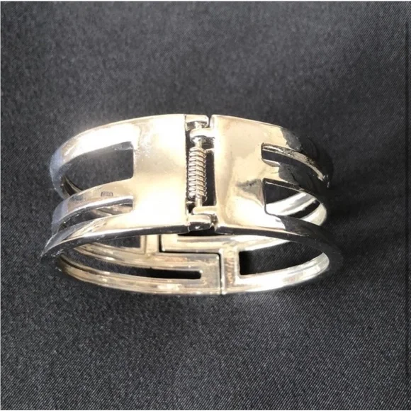 Chic Bracelet - Picture 2 of 2